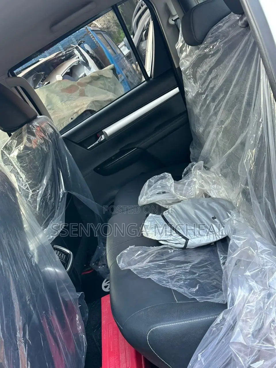 Toyota Hilux 2021 White