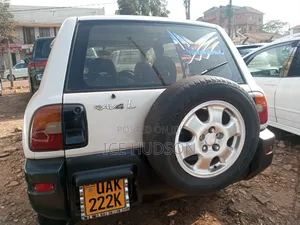 Toyota RAV4 1999 Pearl