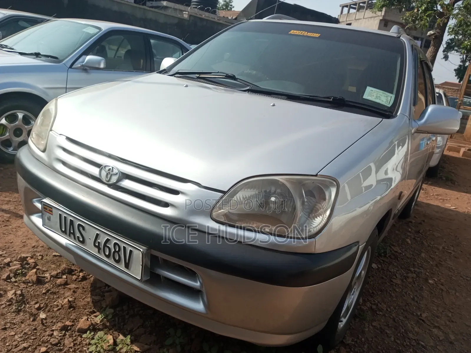 Toyota Raum 2000 Ivory