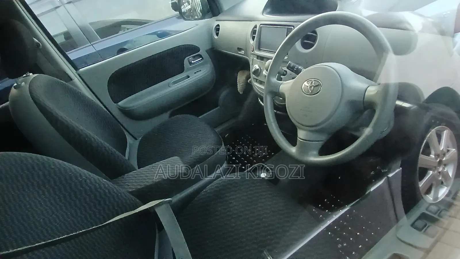 Toyota Sienta 2006 Green