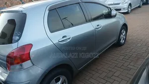 Toyota Vitz 2009 Green