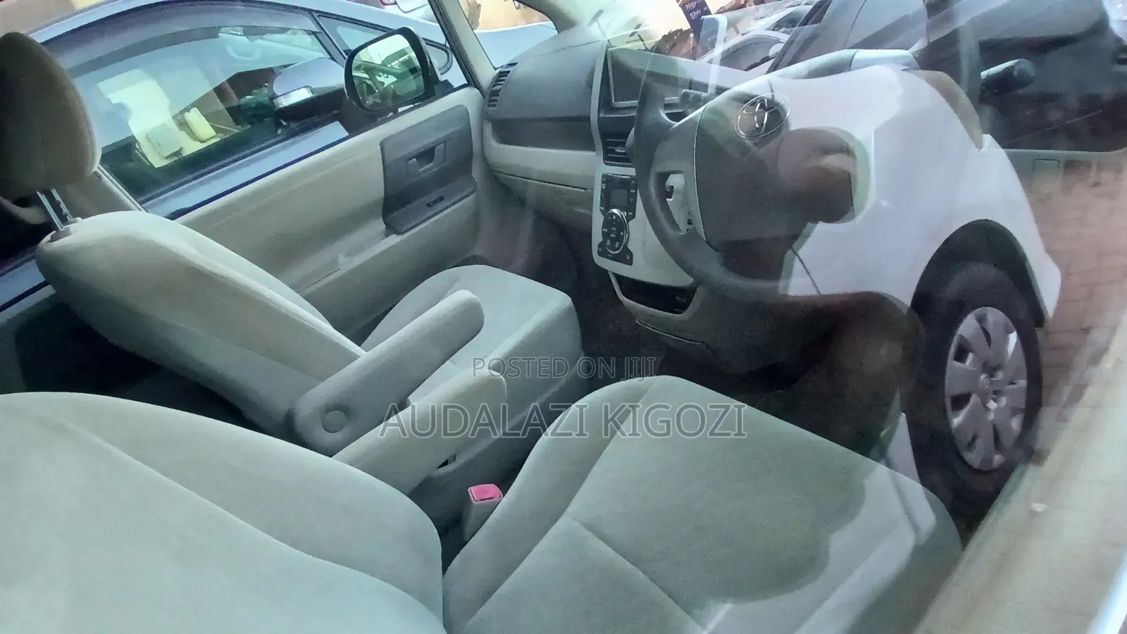 Toyota Noah 2012 Blue