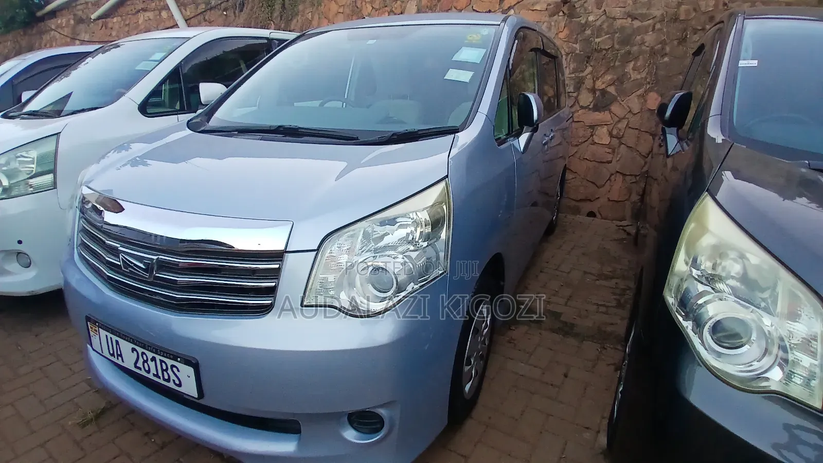 Toyota Noah 2012 Blue