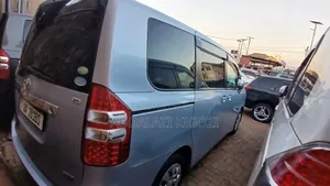 Toyota Noah 2012 Blue