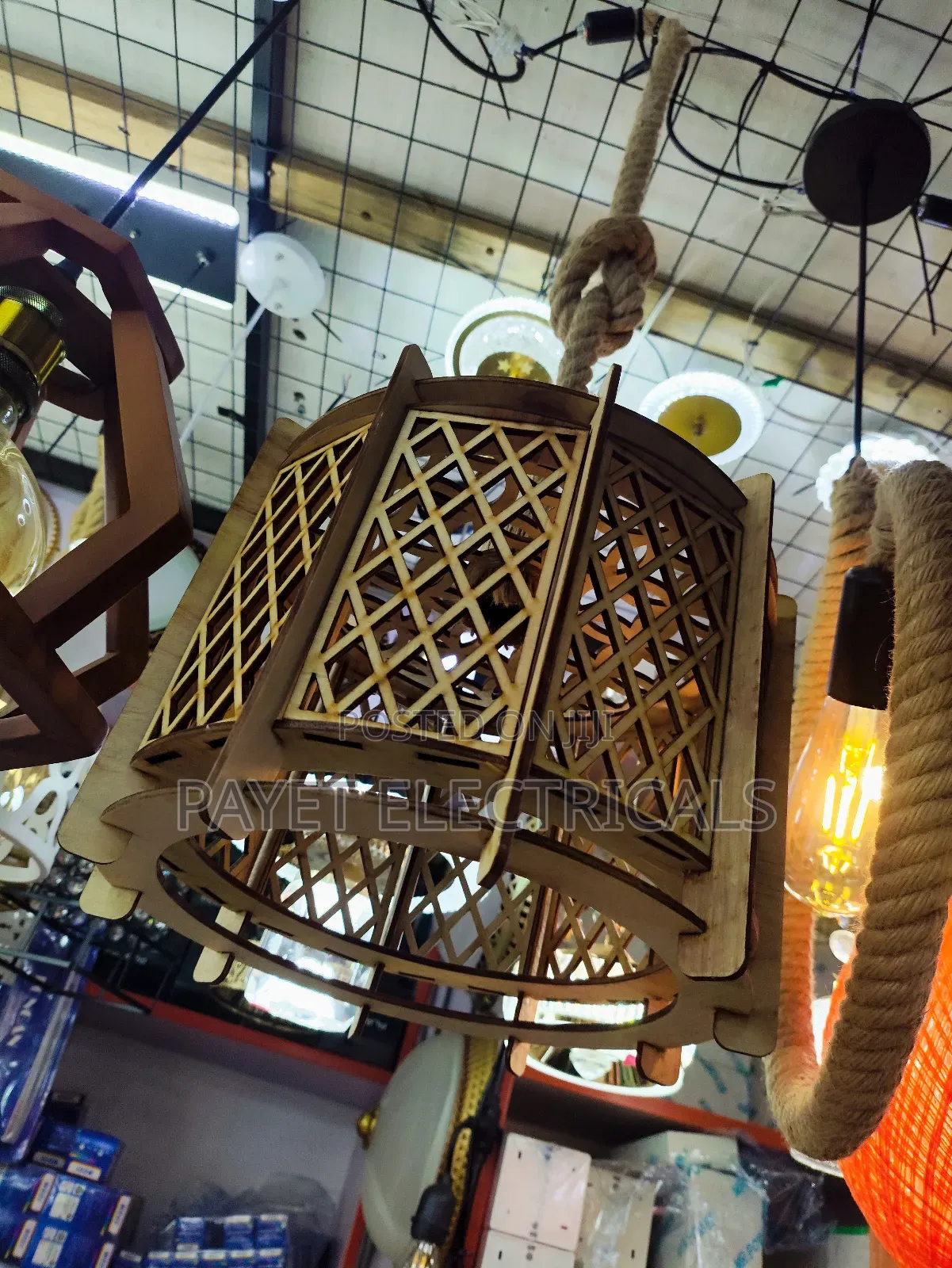 Wooden Velax Pendant Lamp