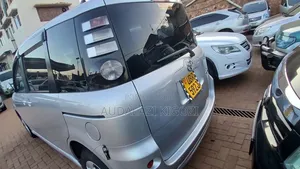 Toyota Sienta 2007 Silver