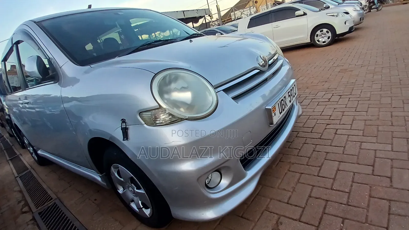 Toyota Sienta 2007 Silver