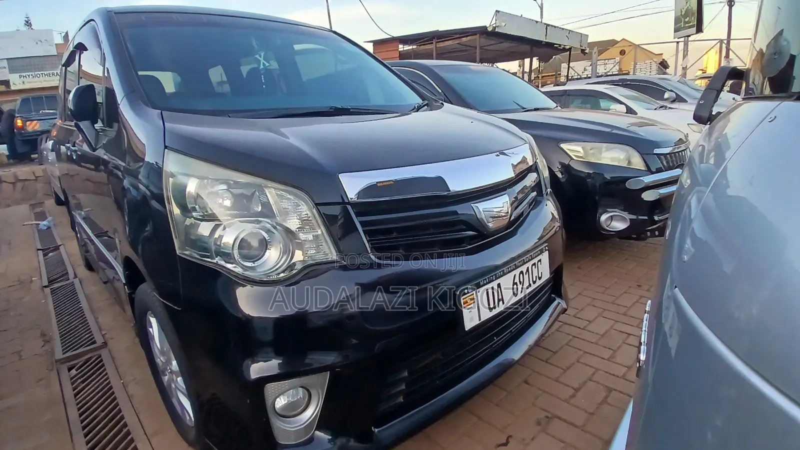 Toyota Noah 2012 Black