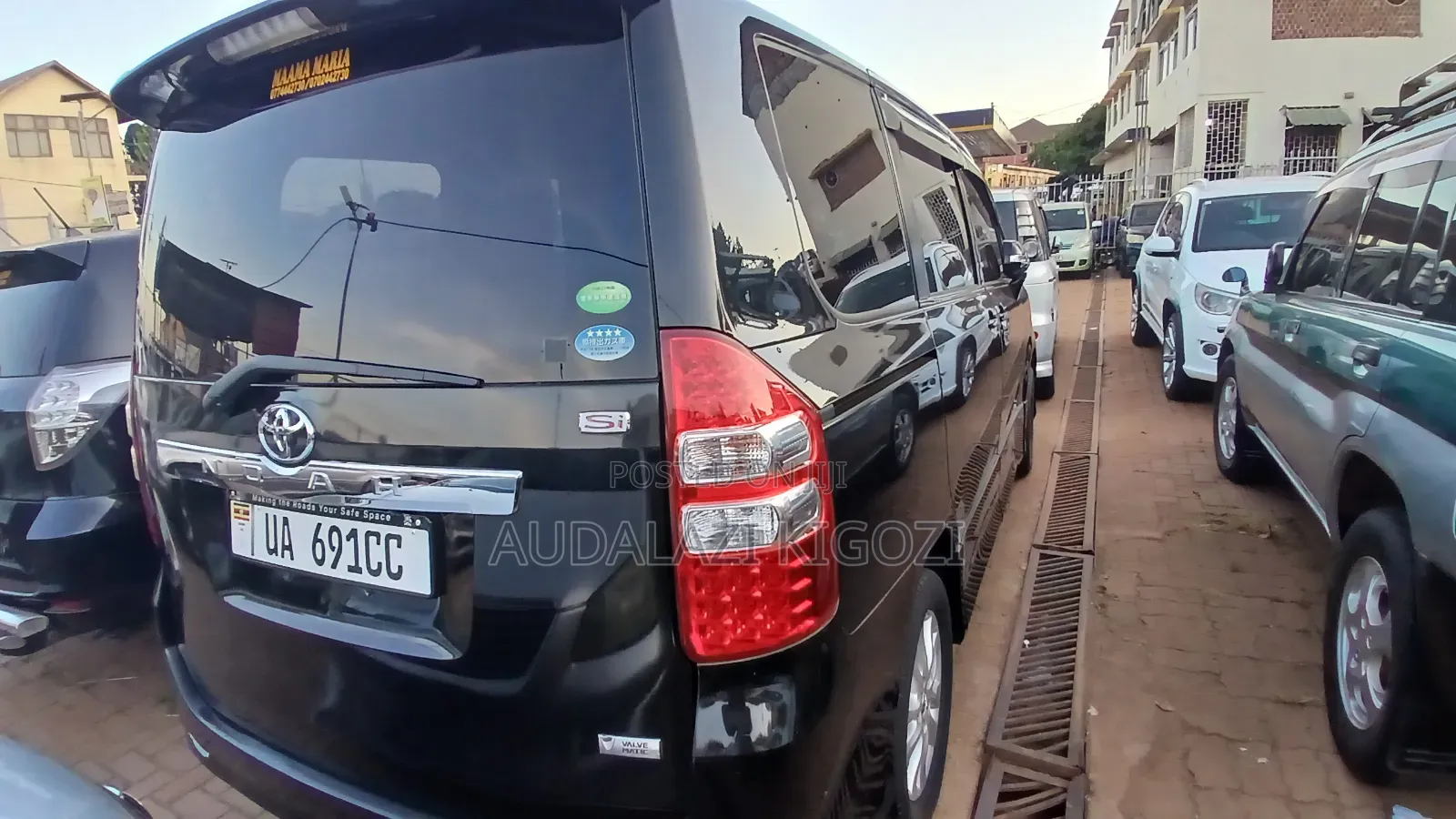 Toyota Noah 2012 Black
