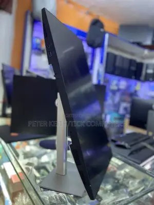 Dell Ultrasharp 27 Usb-C Hub Monitor Is a 27 Inch QHD (2560 X 1440