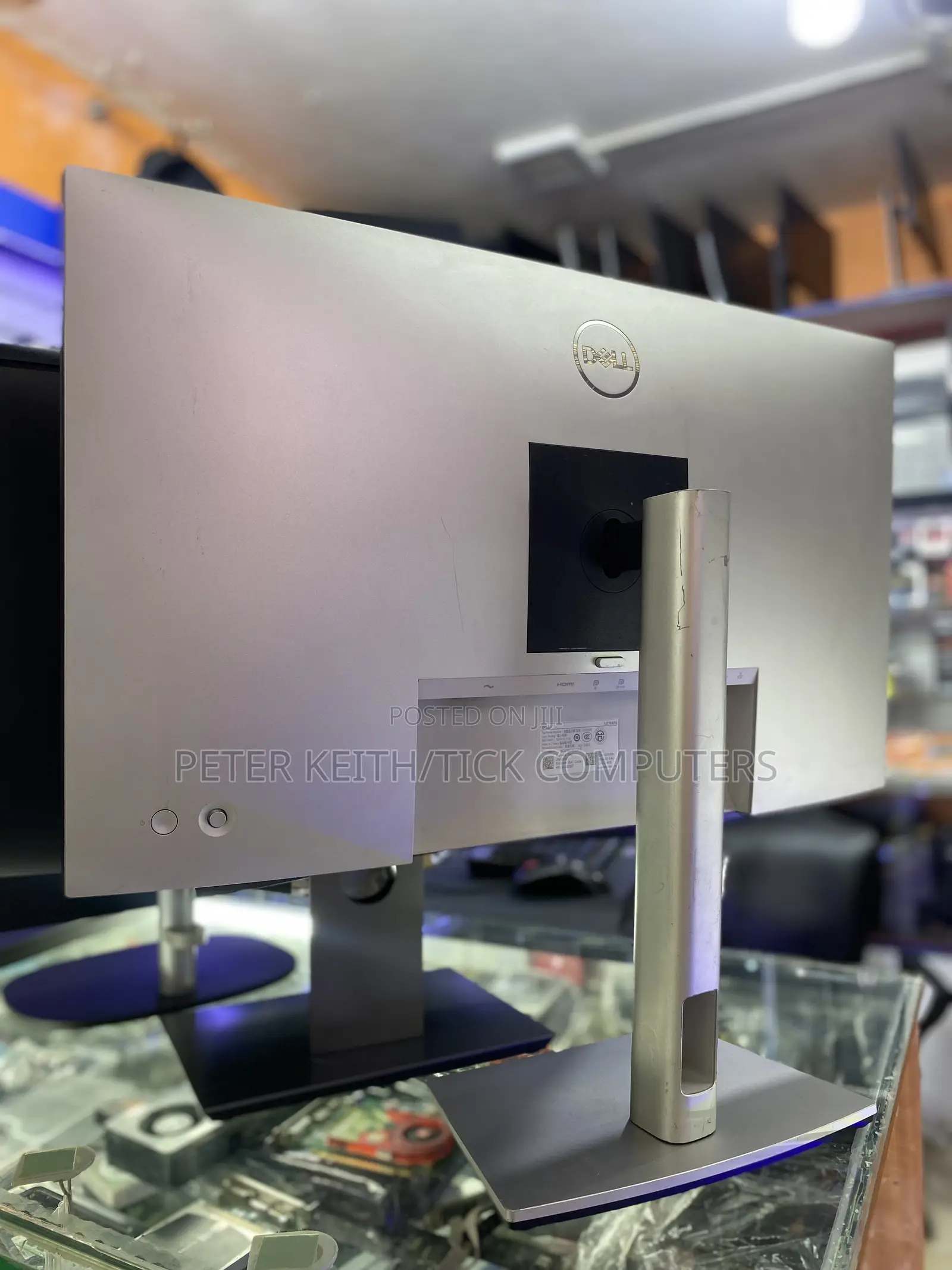 Dell Ultrasharp 27 Usb-C Hub Monitor Is a 27 Inch QHD (2560 X 1440