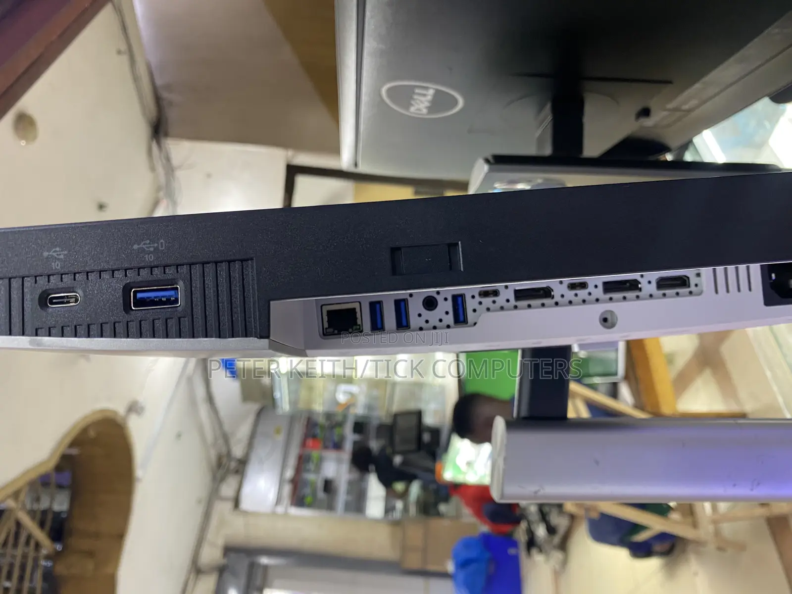 Dell Ultrasharp 27 Usb-C Hub Monitor Is a 27 Inch QHD (2560 X 1440