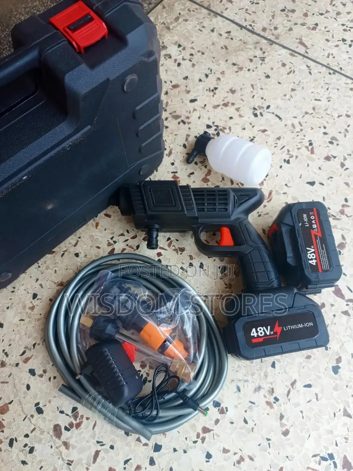 Rechargeable Pressure Washer