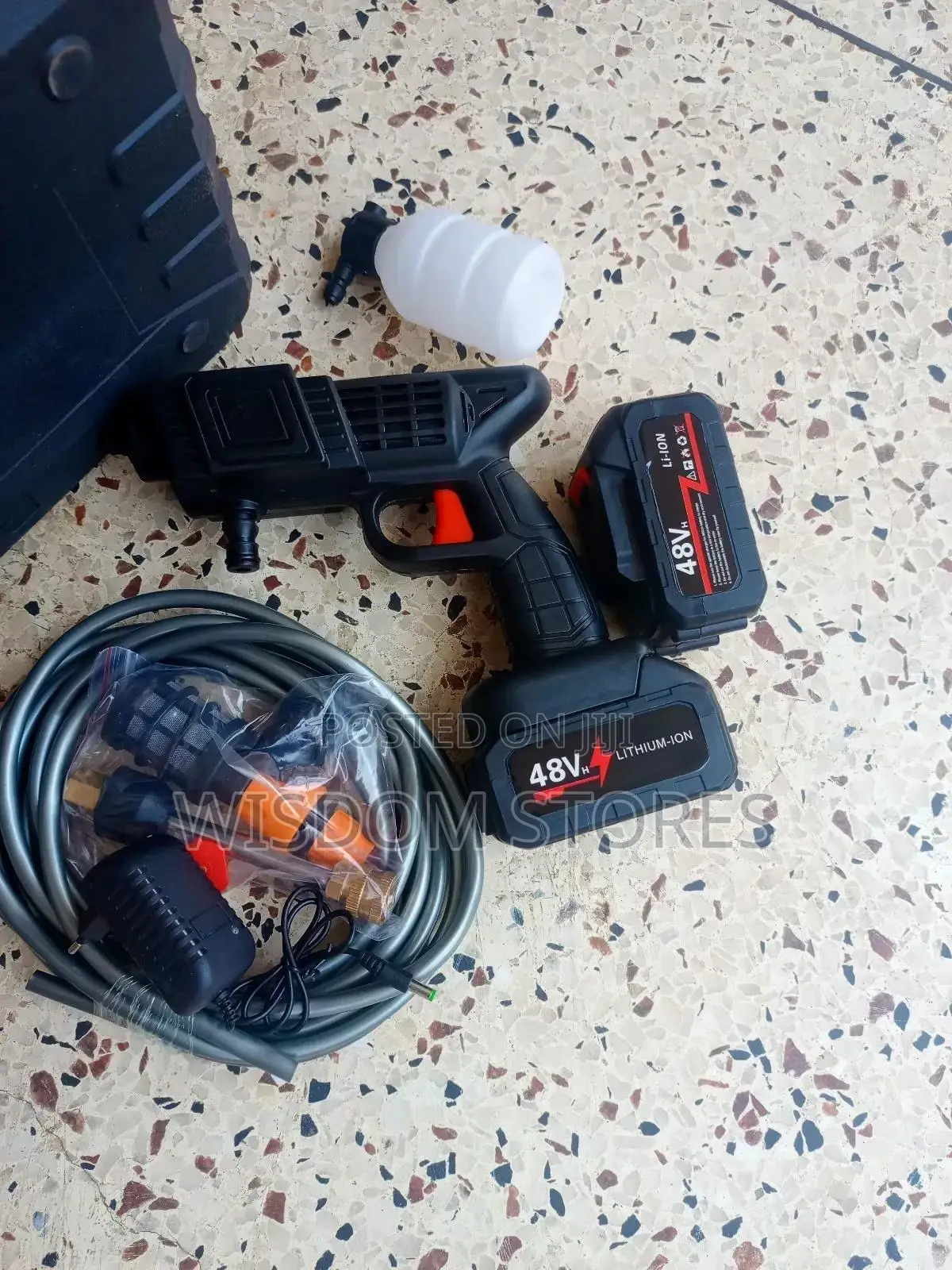 Rechargeable Pressure Washer