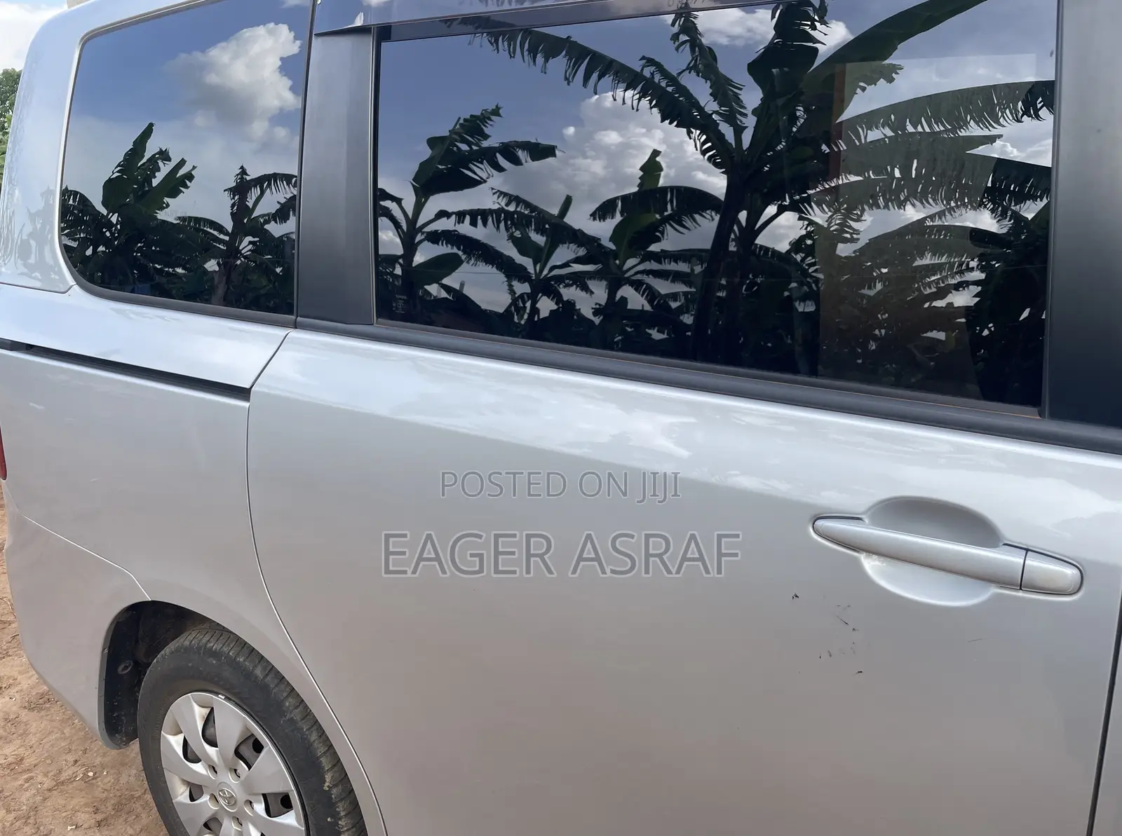 Toyota Noah 2.0 158hp FWD (7 Seater) 2011 Silver
