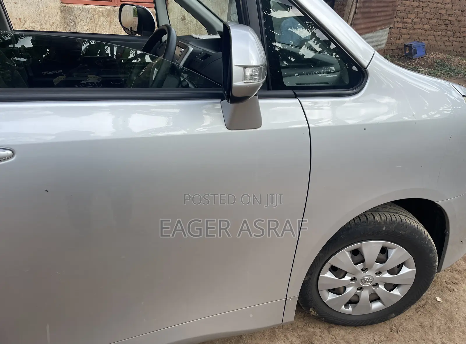 Toyota Noah 2.0 158hp FWD (7 Seater) 2011 Silver