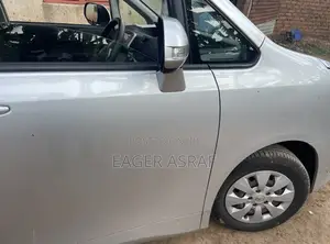 Toyota Noah 2.0 158hp FWD (7 Seater) 2011 Silver