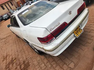 Toyota Mark II 2.0 AWD 2000 White