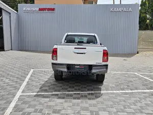 Toyota Hilux 2017 White