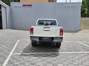Toyota Hilux 2017 White