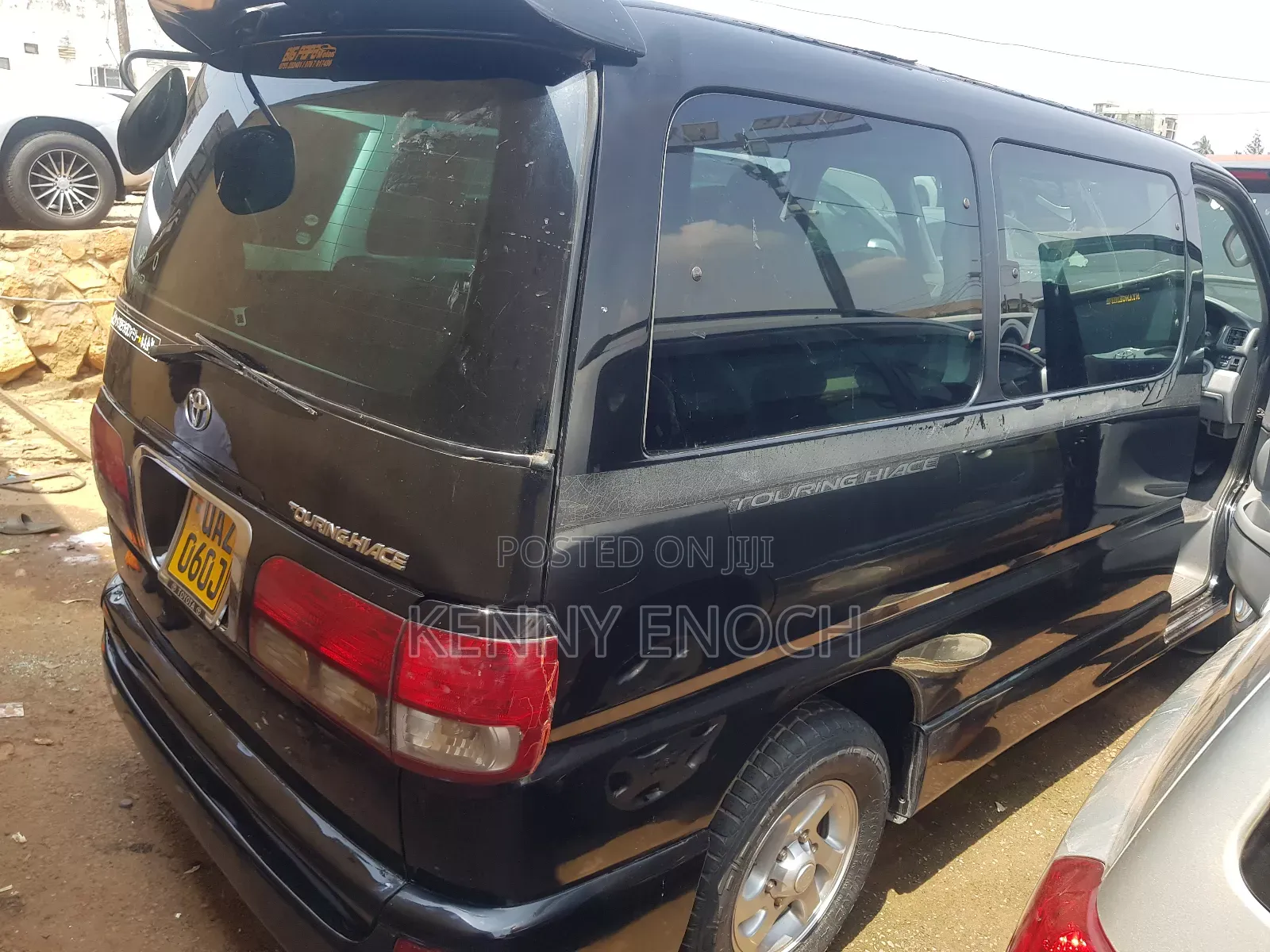 Toyota HiAce 2004 Black