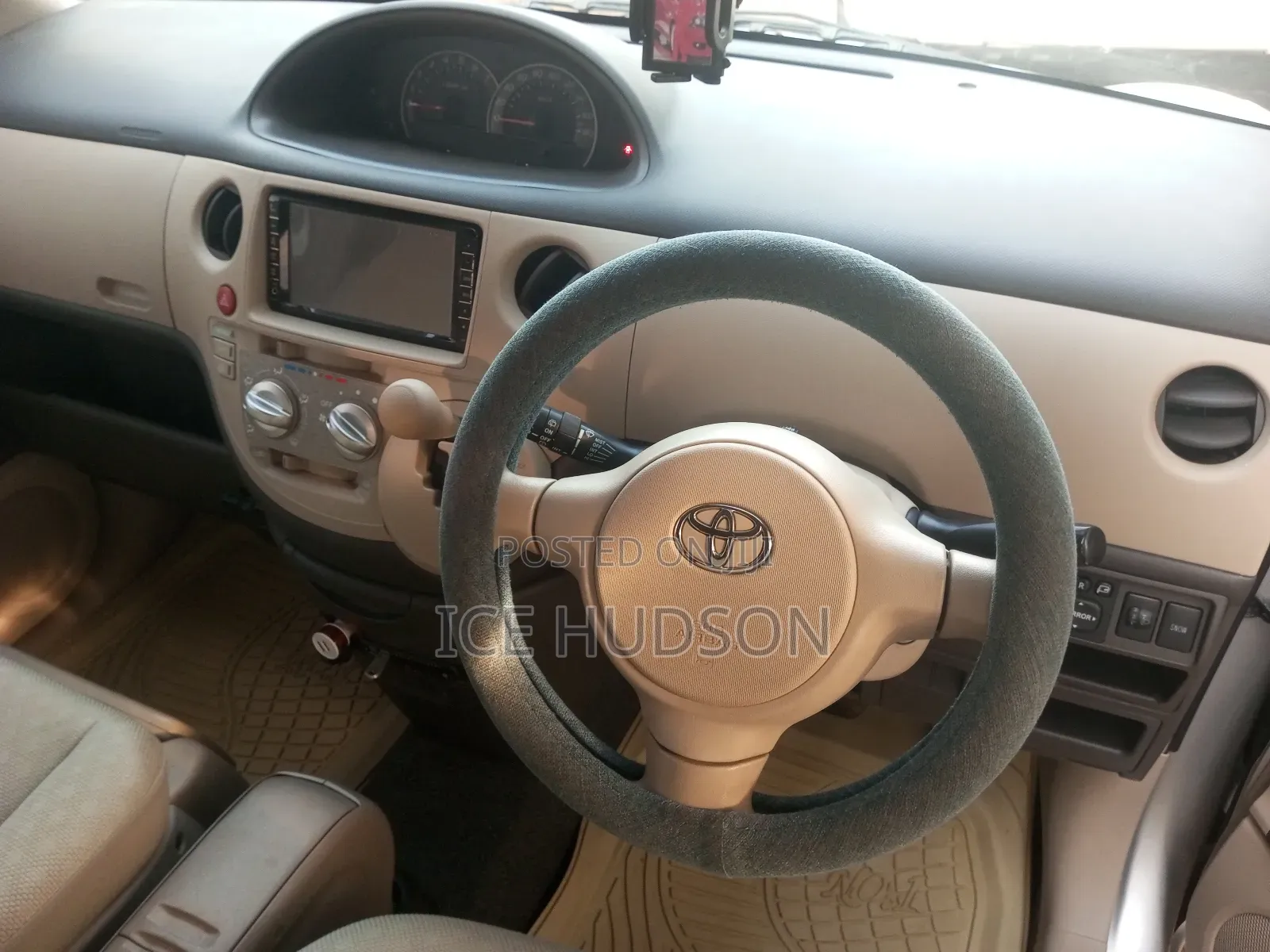 Toyota Sienta 2009 Silver
