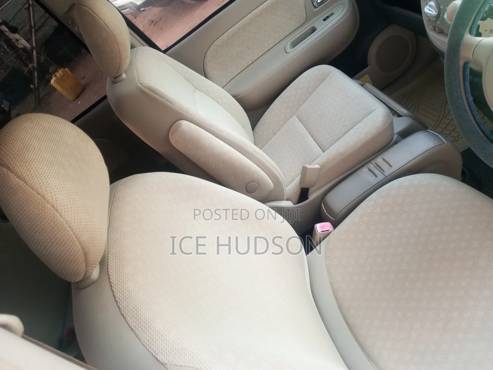 Toyota Sienta 2009 Silver