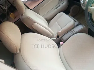 Toyota Sienta 2009 Silver