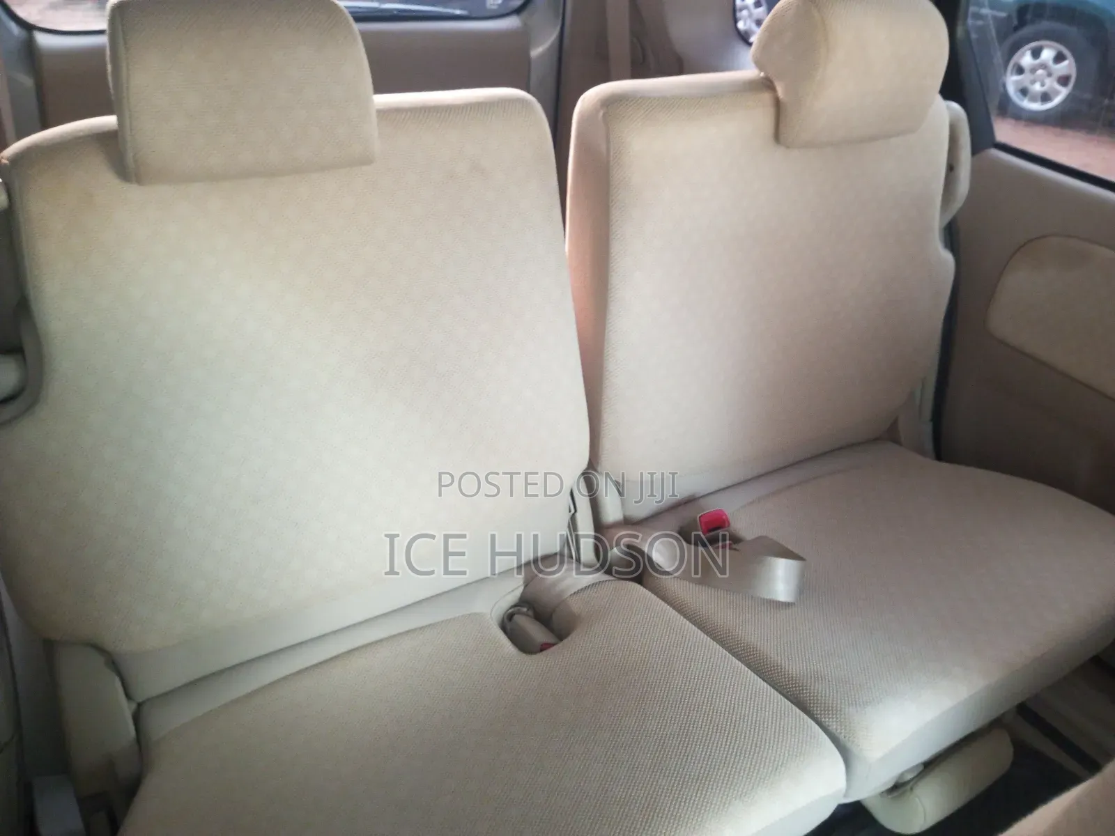 Toyota Sienta 2009 Silver