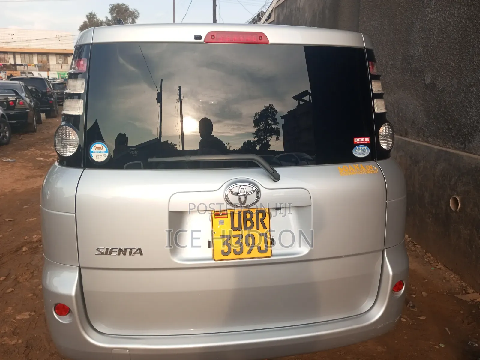 Toyota Sienta 2009 Silver