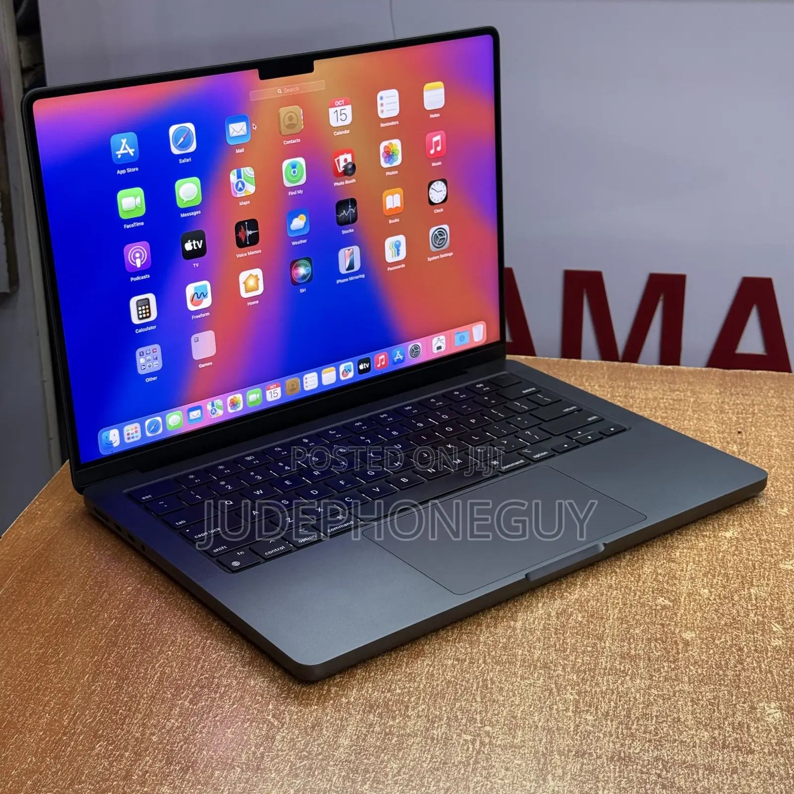 Laptop Apple MacBook Pro 2023 M3 Pro 14-inch 18GB Apple M3 SSD 512GB