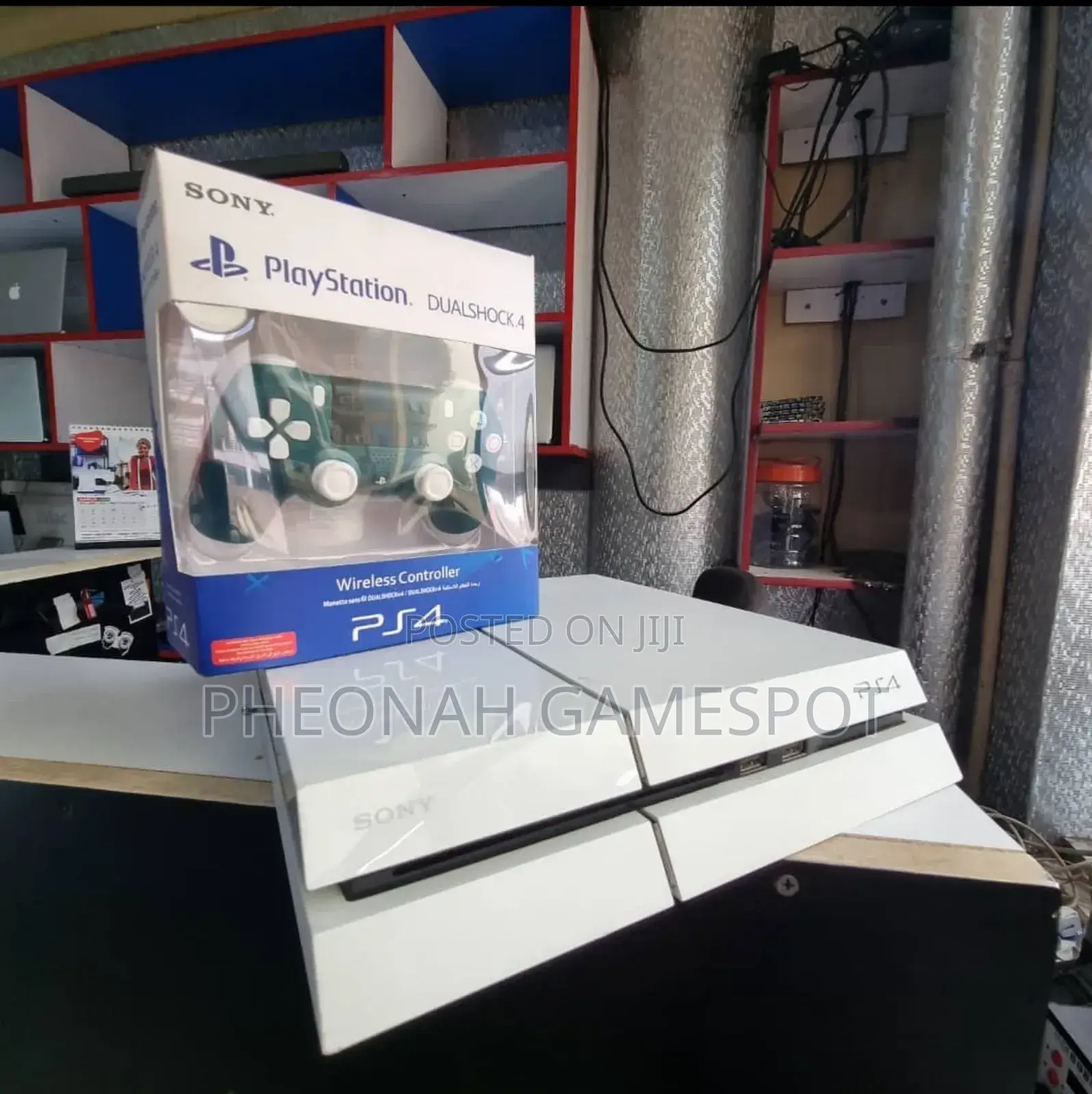 Used but New Playstation 4 Standard, Chipped, 2 Pads, 12 Games
