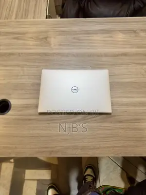 New Laptop Dell XPS 13 7390 16GB Intel Core I5 SSD 512GB
