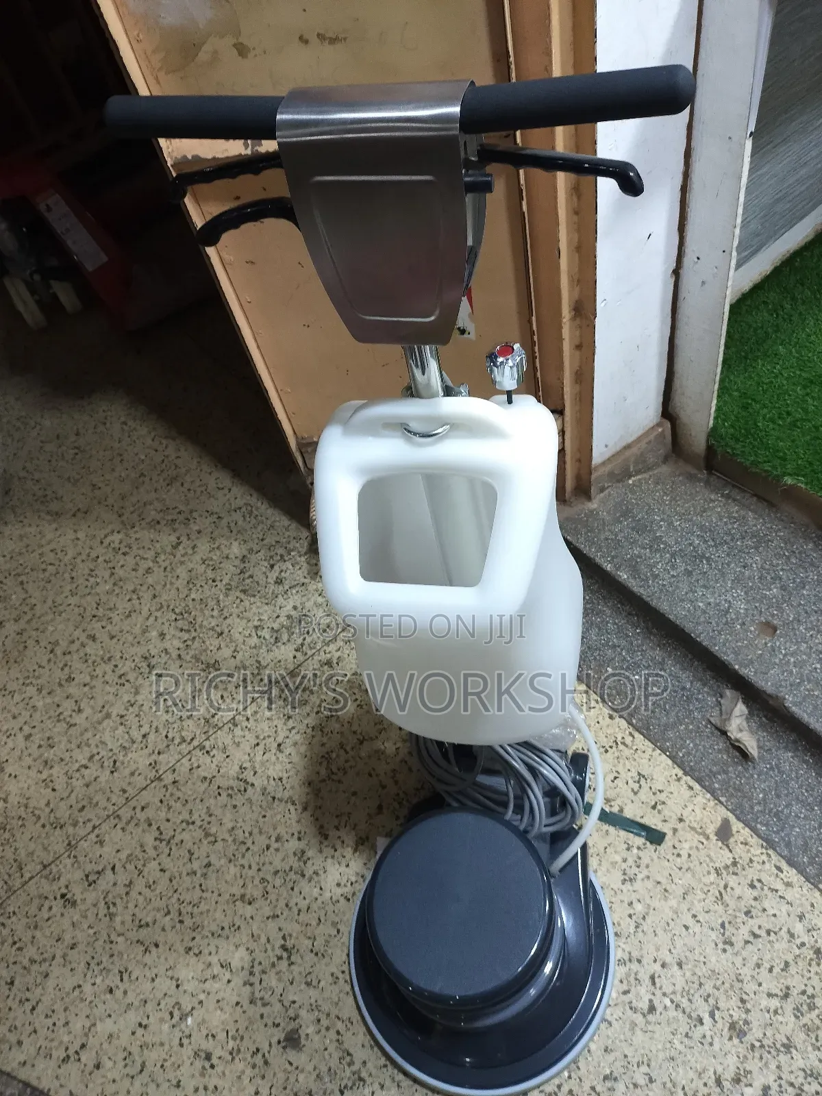 Floor Scrubber Heavy Duty