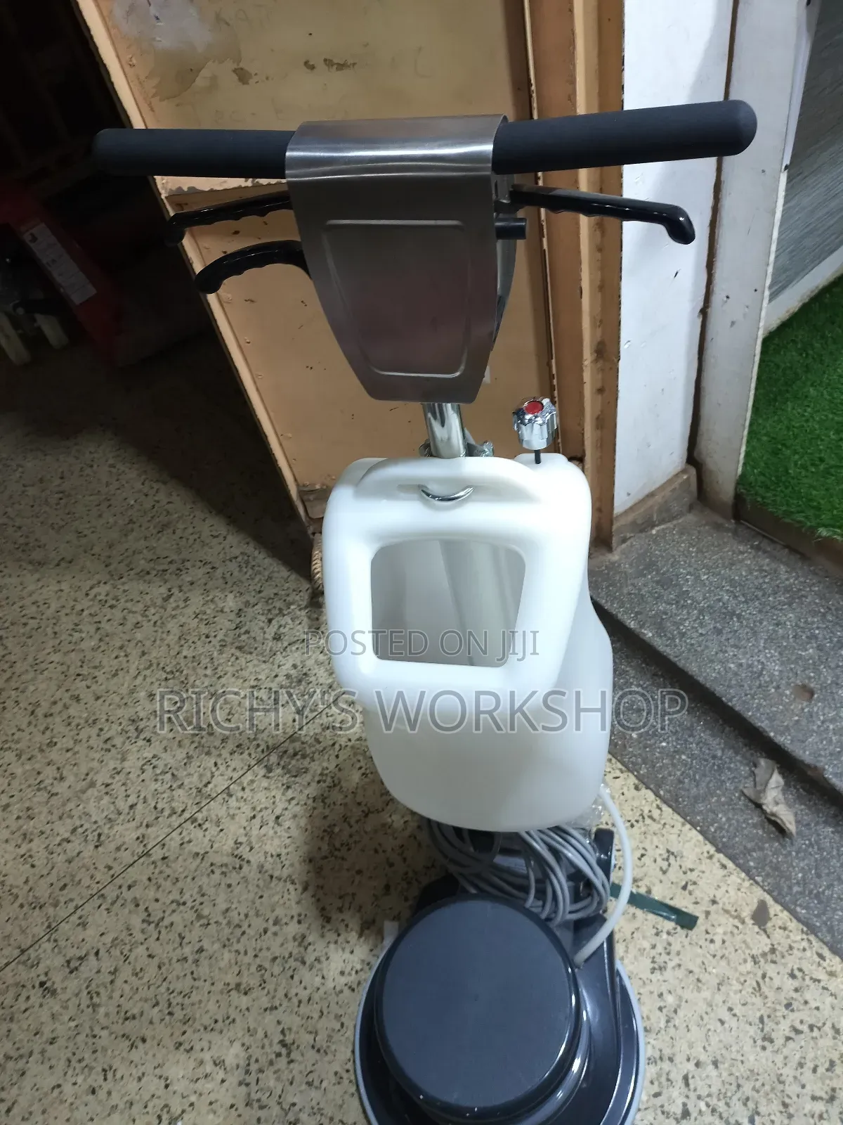 Floor Scrubber Heavy Duty