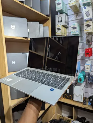 New Laptop HP EliteBook 1040 G8 16GB Intel Core I7 SSD 512GB