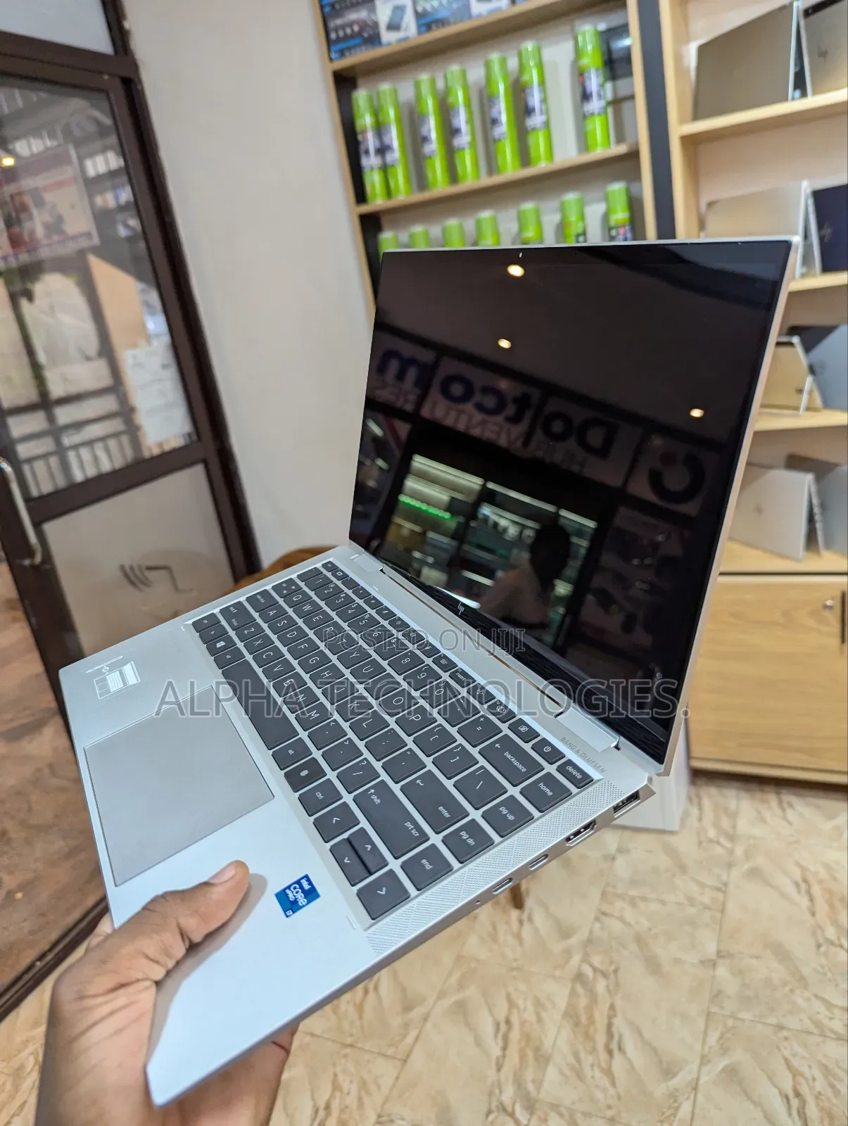New Laptop HP EliteBook 1040 G8 16GB Intel Core I7 SSD 512GB
