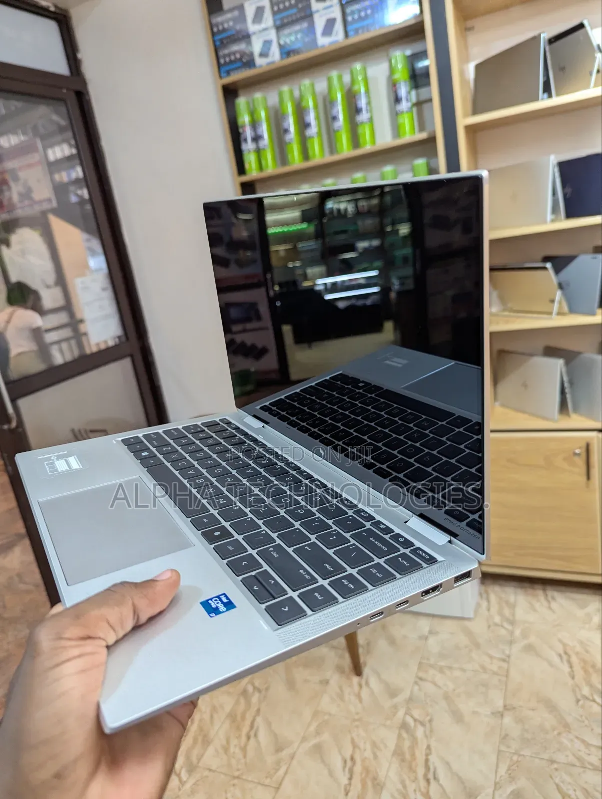 New Laptop HP EliteBook 1040 G8 16GB Intel Core I7 SSD 512GB