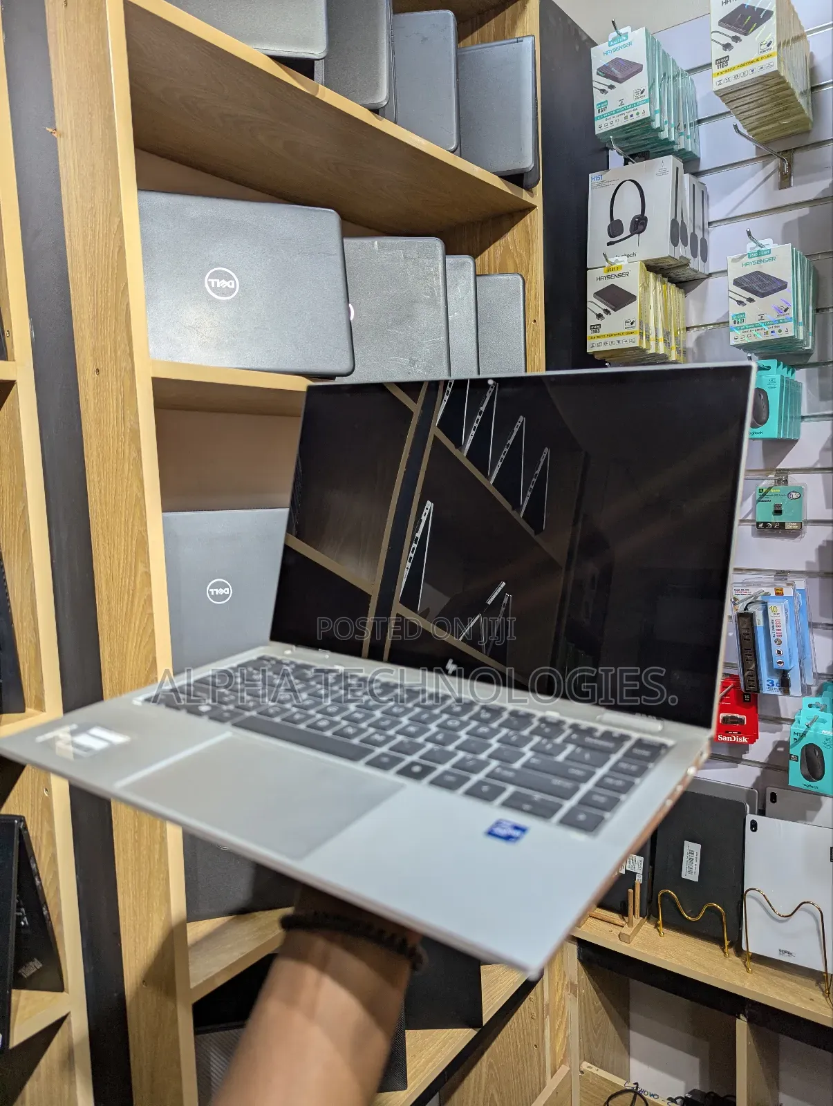 New Laptop HP EliteBook 1040 G8 16GB Intel Core I7 SSD 512GB