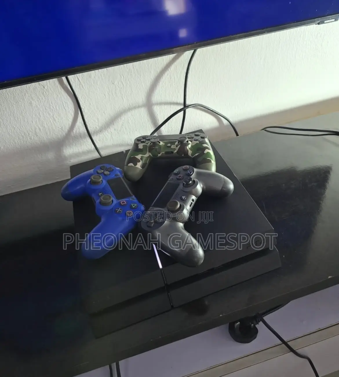 Ps4 Performance Set, Two Controllers, 14 Games Loaded, Agile Play.