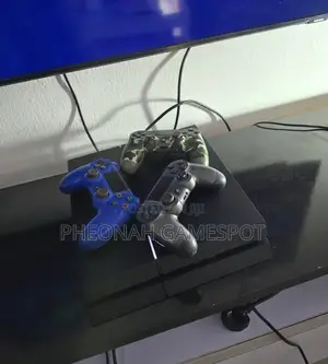Ps4 Performance Set, Two Controllers, 14 Games Loaded, Agile Play.
