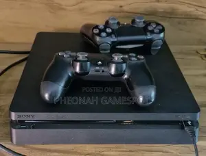 Ps4 Energy Set, Two Controllers, 19 Games Installed, Fast Reaction.