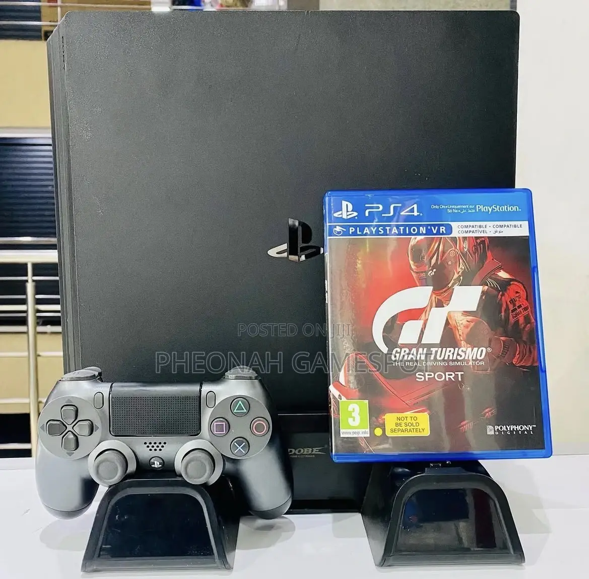 Ps4 Gamer Combo, Two Controllers, 15 Games Loaded, Steady Output.