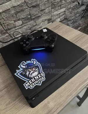 Ps4 Modern Unit, Two Controllers, 17 Games Installed, Slick Action.