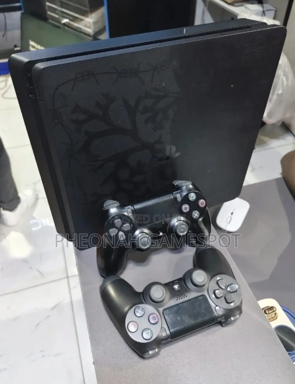 Ps4 Modern Pack, Two Controllers, 11 Games Ready, Light Clean Setup.