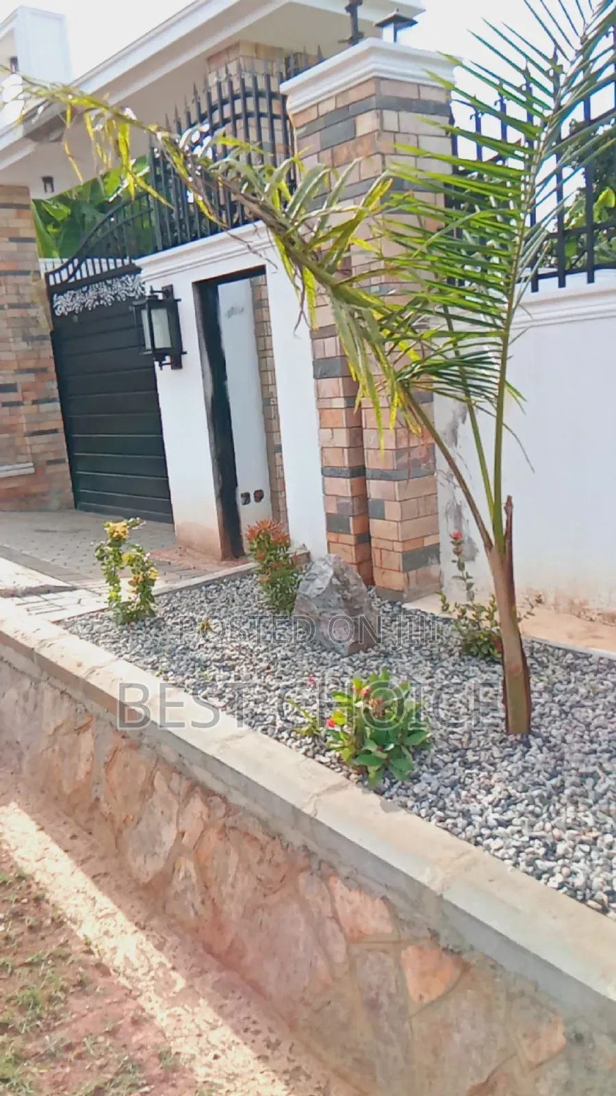 Land Scaping Services That Cultivate Elegance in Your Back Yard