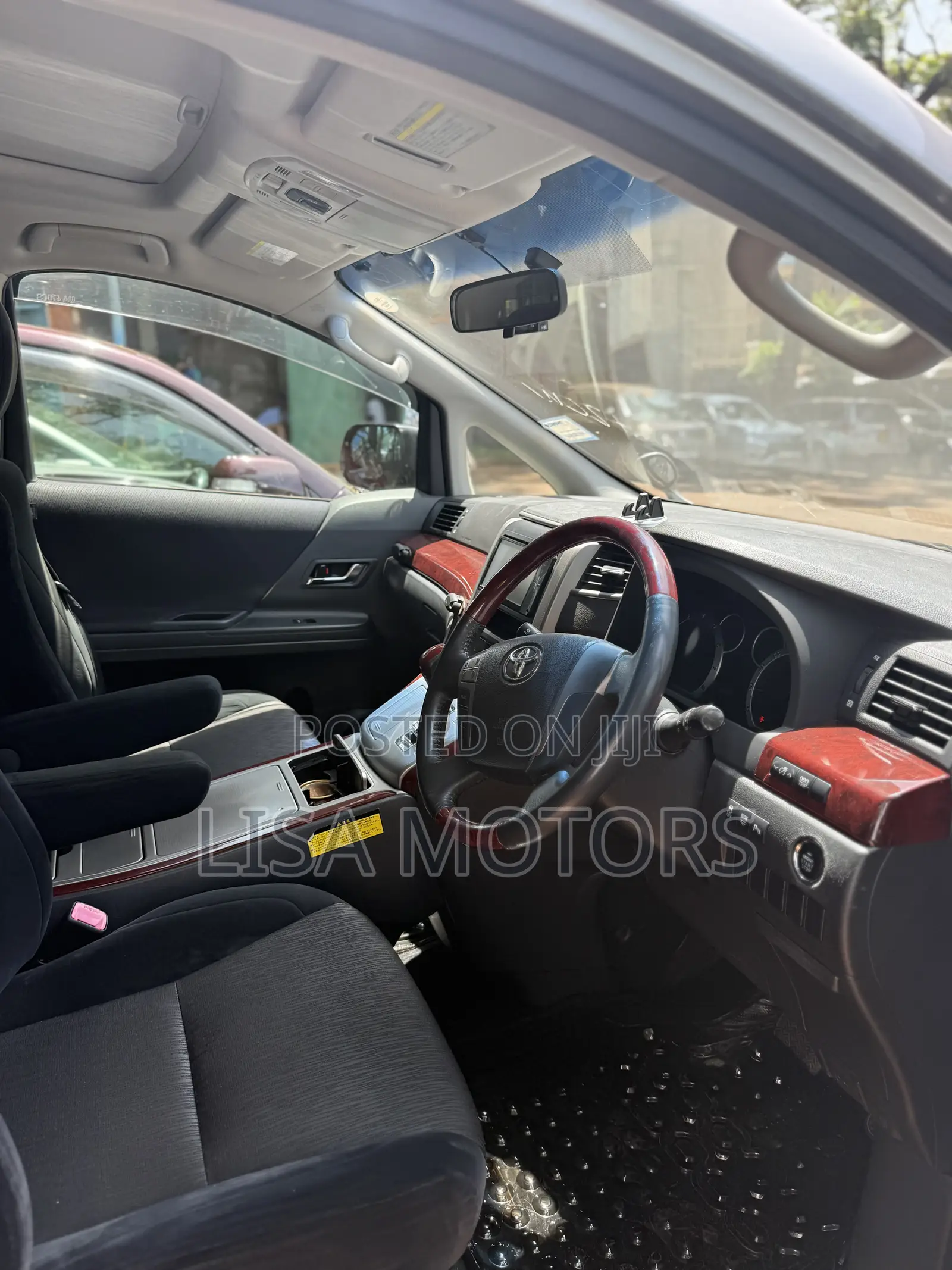 Toyota Alphard 2.4 Petrol FWD 2010 Silver