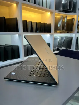 Laptop Dell Precision 5520 16GB Intel Core I5 SSD 512GB