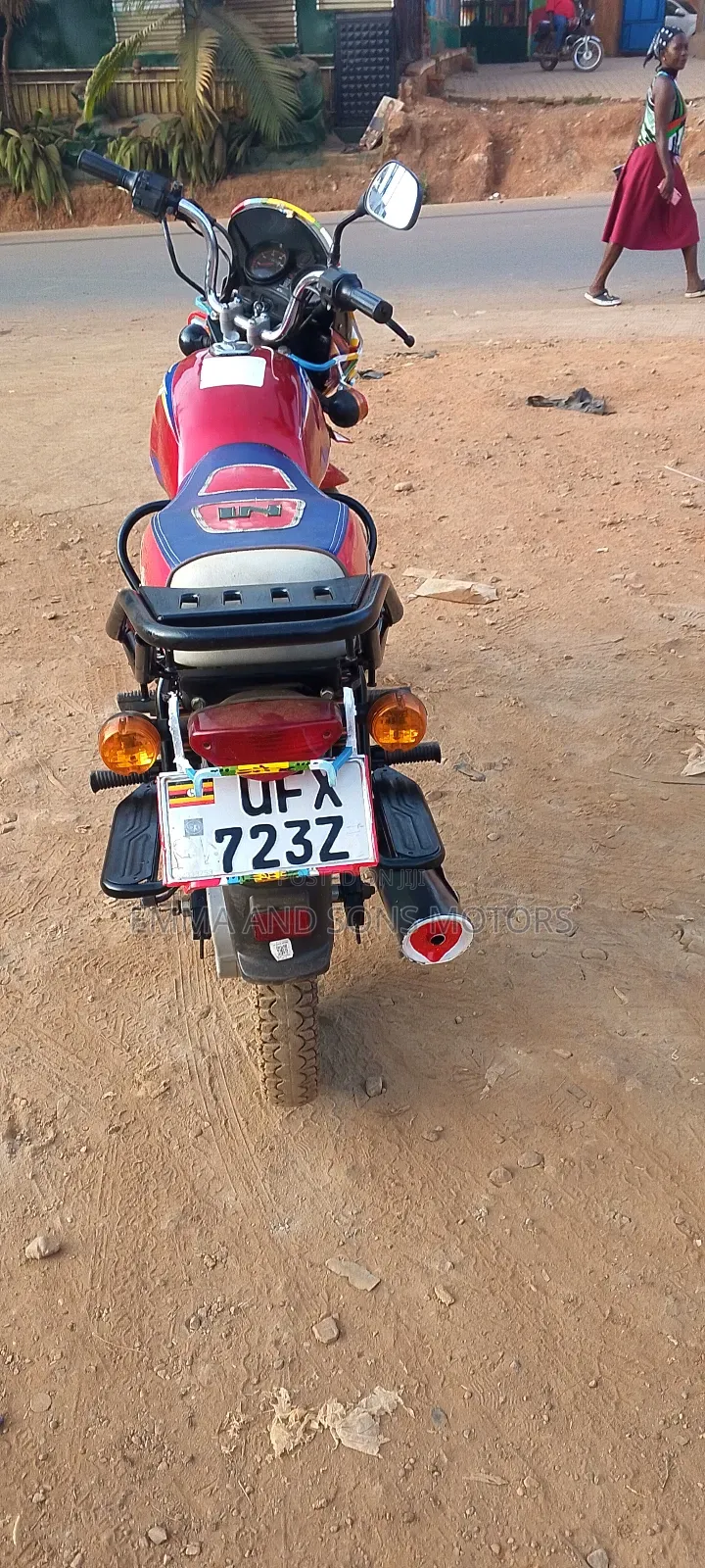 Bajaj Boxer 125 2023 Red