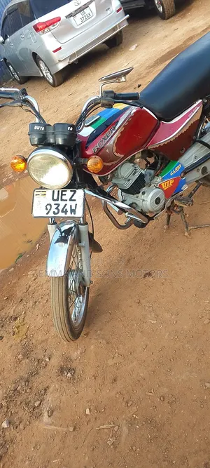 Bajaj Boxer 100 2020 Red